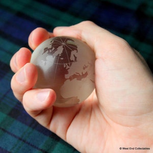 Marbre globe terrestre massif en verre dépoli transparent de 60 mm (2,4 po.) - Belle sculpture artistique sphère en pierre