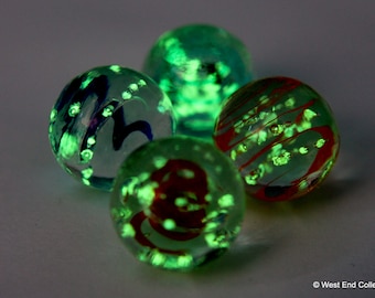 4 x 16mm Luminescent Glow In The Dark Glass Art Marbles - Handmade Jewellery Pendant Stone