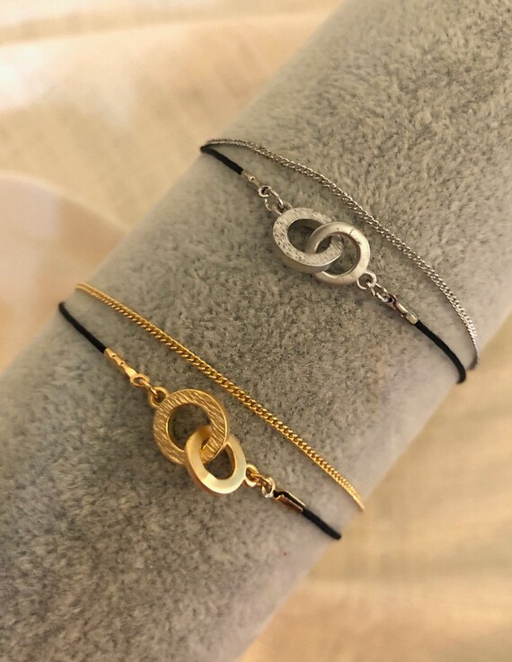 Linked circle deals bracelet