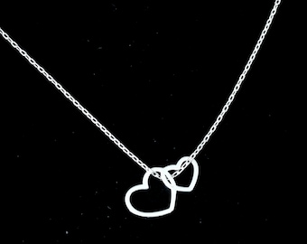 Collana minimalista a cuore intrecciato, collana cuori d'amore intrecciati in argento sterling, collana a doppio cuore delicato