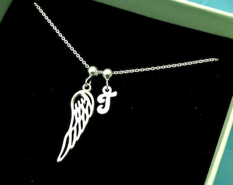 Colar delicado de prata esterlina com asas de anjo: pingente inicial personalizado