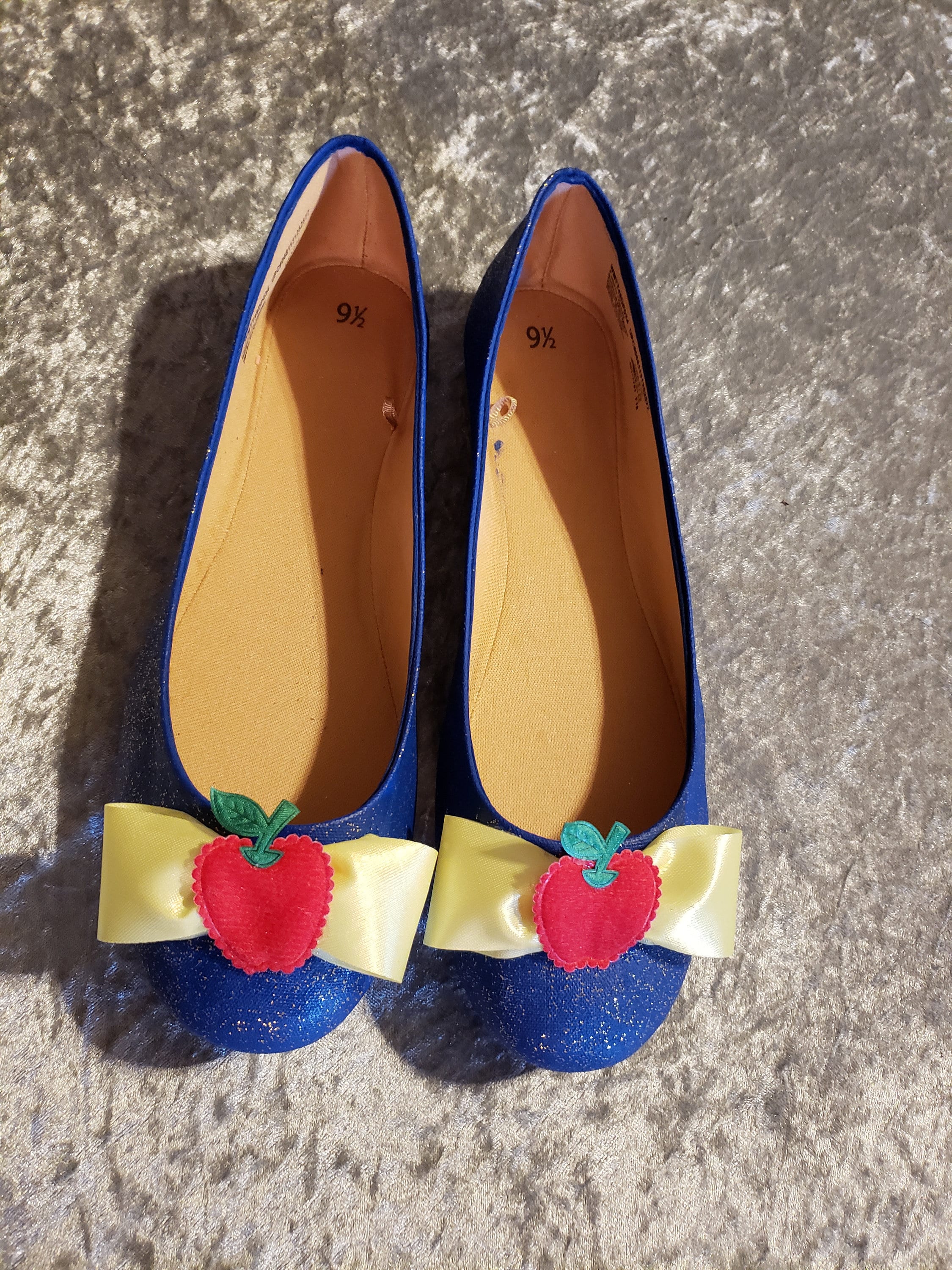 Snow White Shoeskid's Etsy