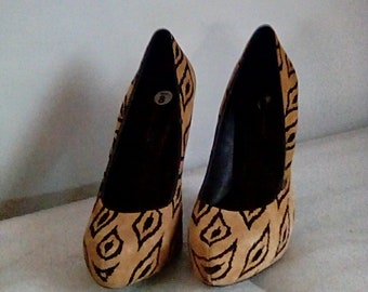 BCBGeneration Animal Print Suede Pumps 8 Vintage  CLEARANCE SALE
