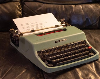 Vintage Olivetti Lettera 32 Typewriter w/ Cursive Font/Typeface