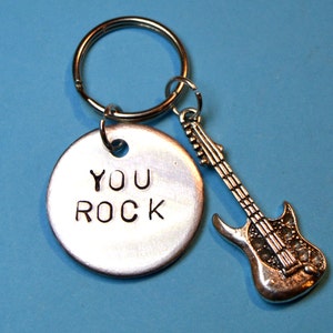 Cadeaus voor hem - muziekcadeau voor hem - gitaarsleutelhanger, muzikale sleutelhanger, vader cadeau vader, muzikant cadeau, VK, jij rockt valentijnscadeau