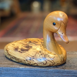 Noble A. Needham Long Tail Duck #732 tallado de fresno de montaña spalted, señuelo, tallado a mano, caza, al aire libre, decoración, cabaña, coleccionable