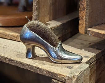 Frühes Nadelkissen Metallschuh