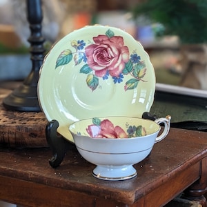 Vintage Paragon Red Cabbage Rose Cup & Saucer Double Warrant Yellow, Collectable, Vintage China, Bone China, Queen Mary, Gift