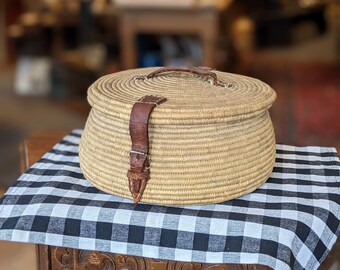 ヴィンテージ 9インチ 編み込み装飾バスケット（蓋付き） - Etsy 日本