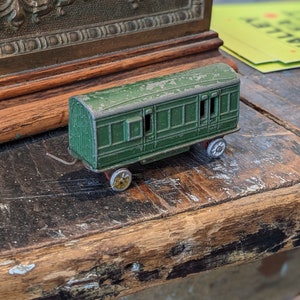 Rare Pre War Green Train Car Dinky Toys Meccano