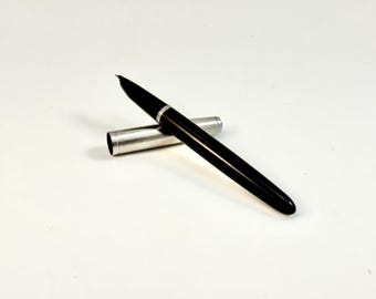 1940s Parker 51 Black Fountain Pen with Metal Cap