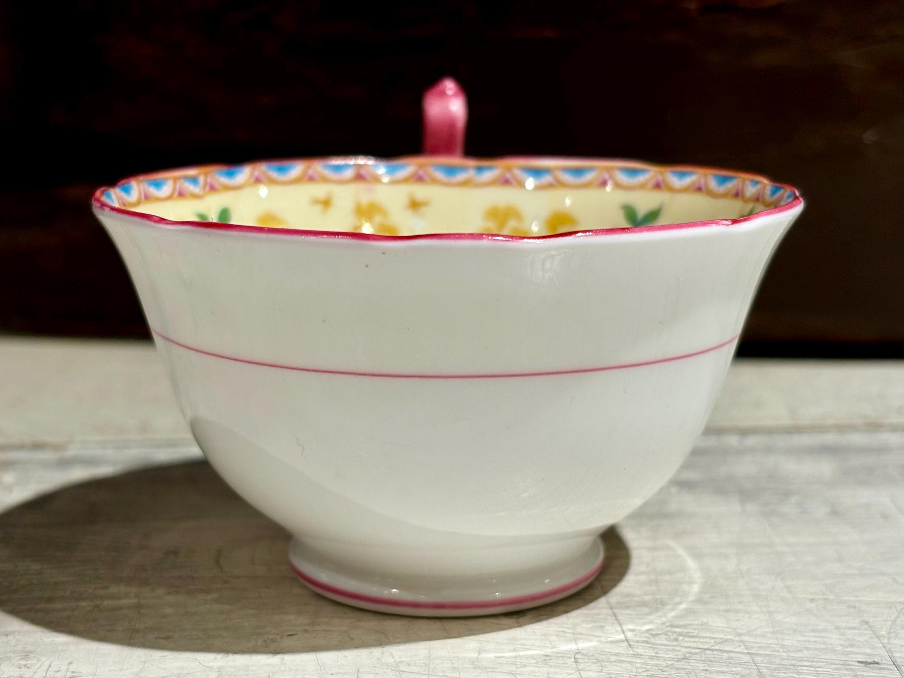 ヴィンテージ エインズレイ ピクニック イエロー&ブルー フローラル