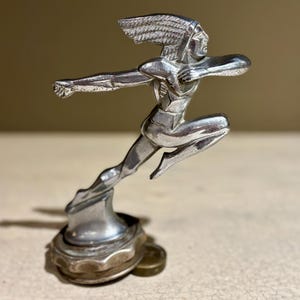 Original Vintage Pontiac Running Chief Hood Ornament Rad Cap