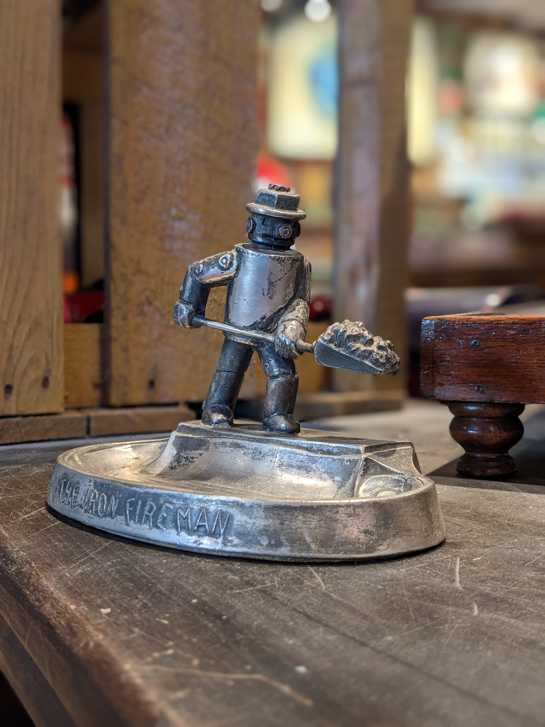 1940’s IRON FIREMAN アイロン ファイアーマン ビンテージ灰皿 Iron Fireman Metal Ashtray アイアンファイヤーマン ビンテージ
