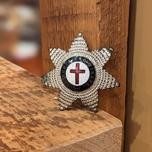 Vintage Masonic Lodge Knights Templar In Hoc Signo Vinces Enamels Badge/Medal