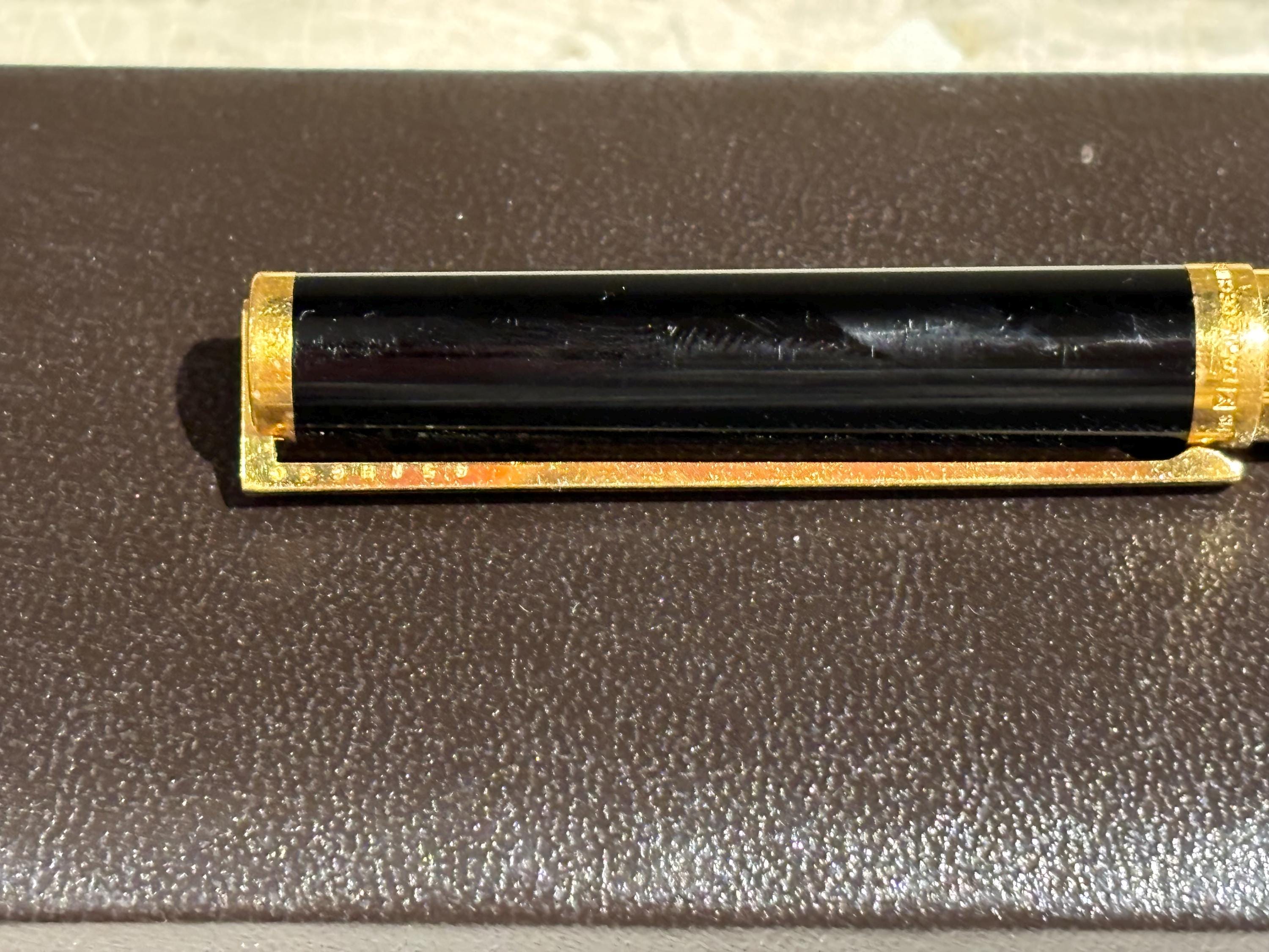 S.T. Dupont Classic Laque De Chine Fountain Pen With 18 KT Nib and