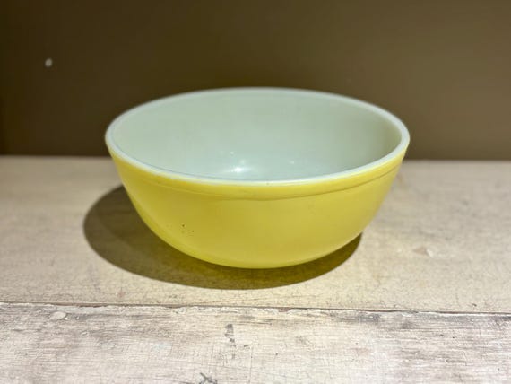 Vintage Yellow Pyrex Mixing Bowl No. 404 - Etsy