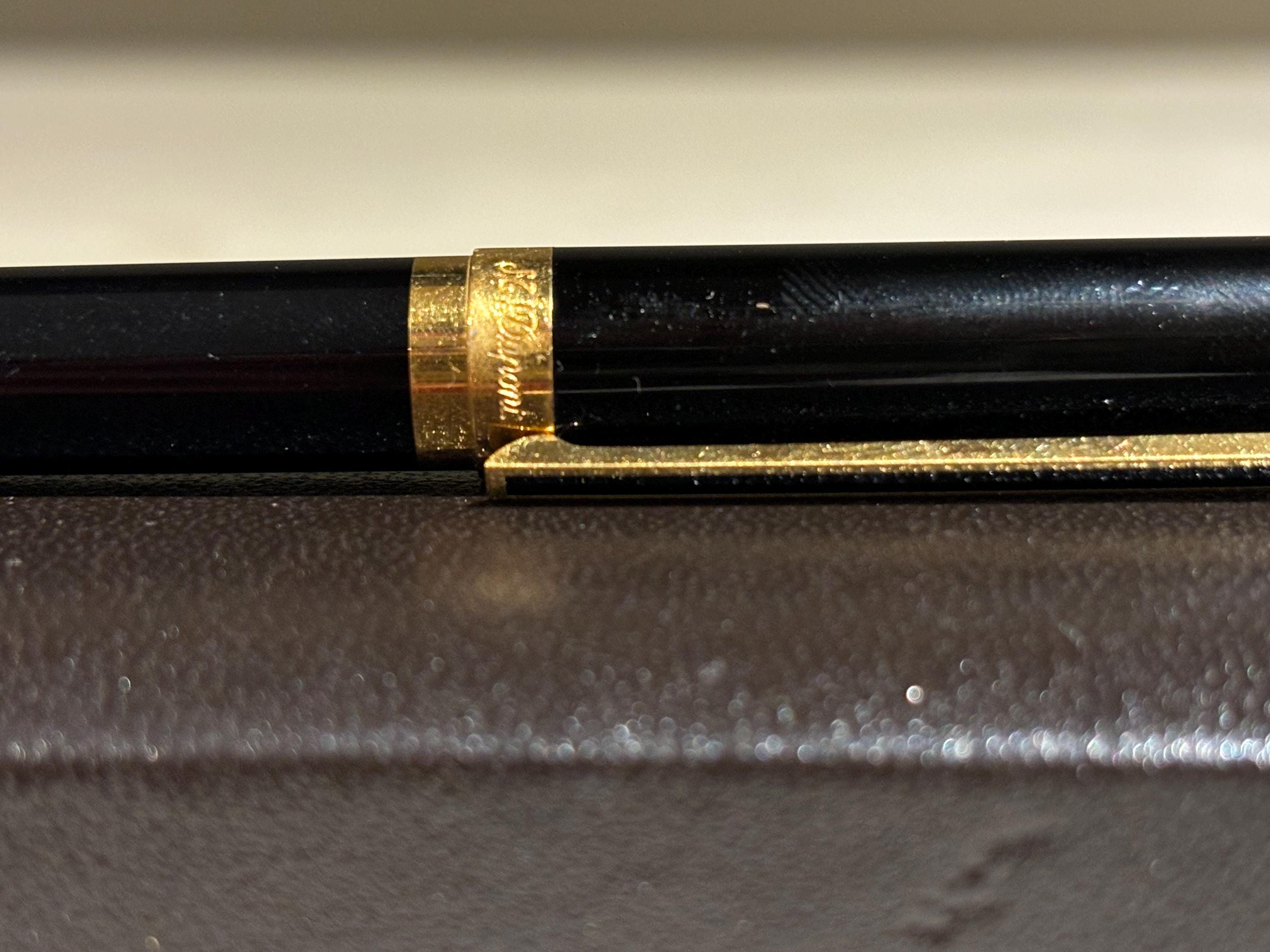S.T. Dupont Classic Laque De Chine Fountain Pen With 18 KT Nib and