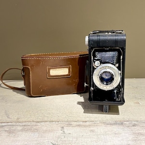 Vintage Kodak Vigilant Six-20 Folding Camera with Case