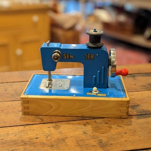 Vintage Sew Master US- Zone Germany Spielzeug Nähmaschine