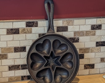 Vintage Cast Iron Baking Pan Skillet- 6 Hearts and 1 Star