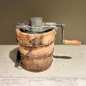 1920 Wooden Blizzard Ice Cream Crank Ice Cream Maker