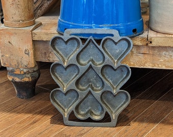 Vintage Cast Iron 9 Heart Baking Pan- John Wright, Baking, Cooking, Kitchen Ware, Collectable