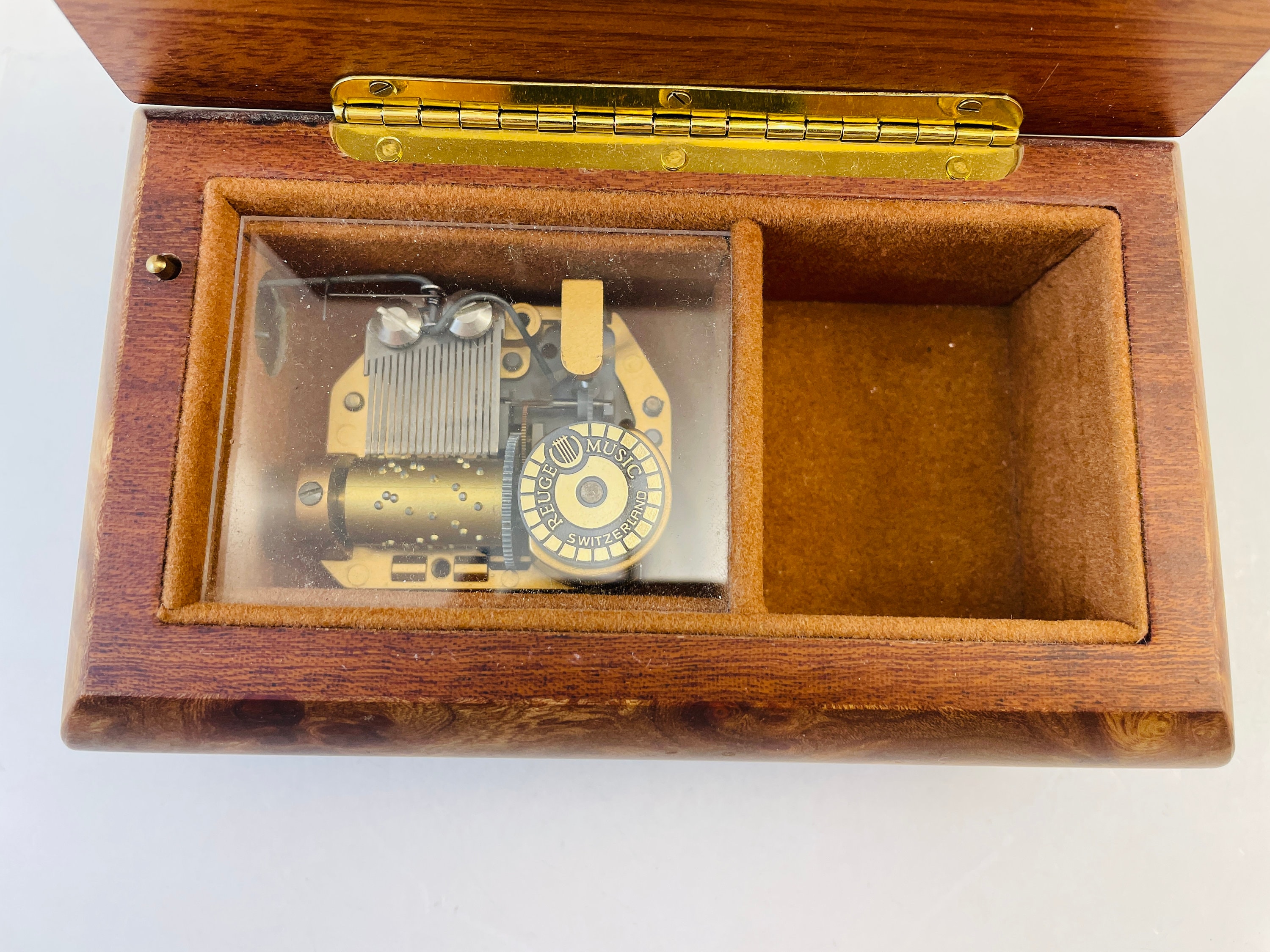 Vintage Reuge Saint Croix Switzerland Music and Jewelry Box Vintage Reuge Saint Croix Switzerland Music and Jewelry Box