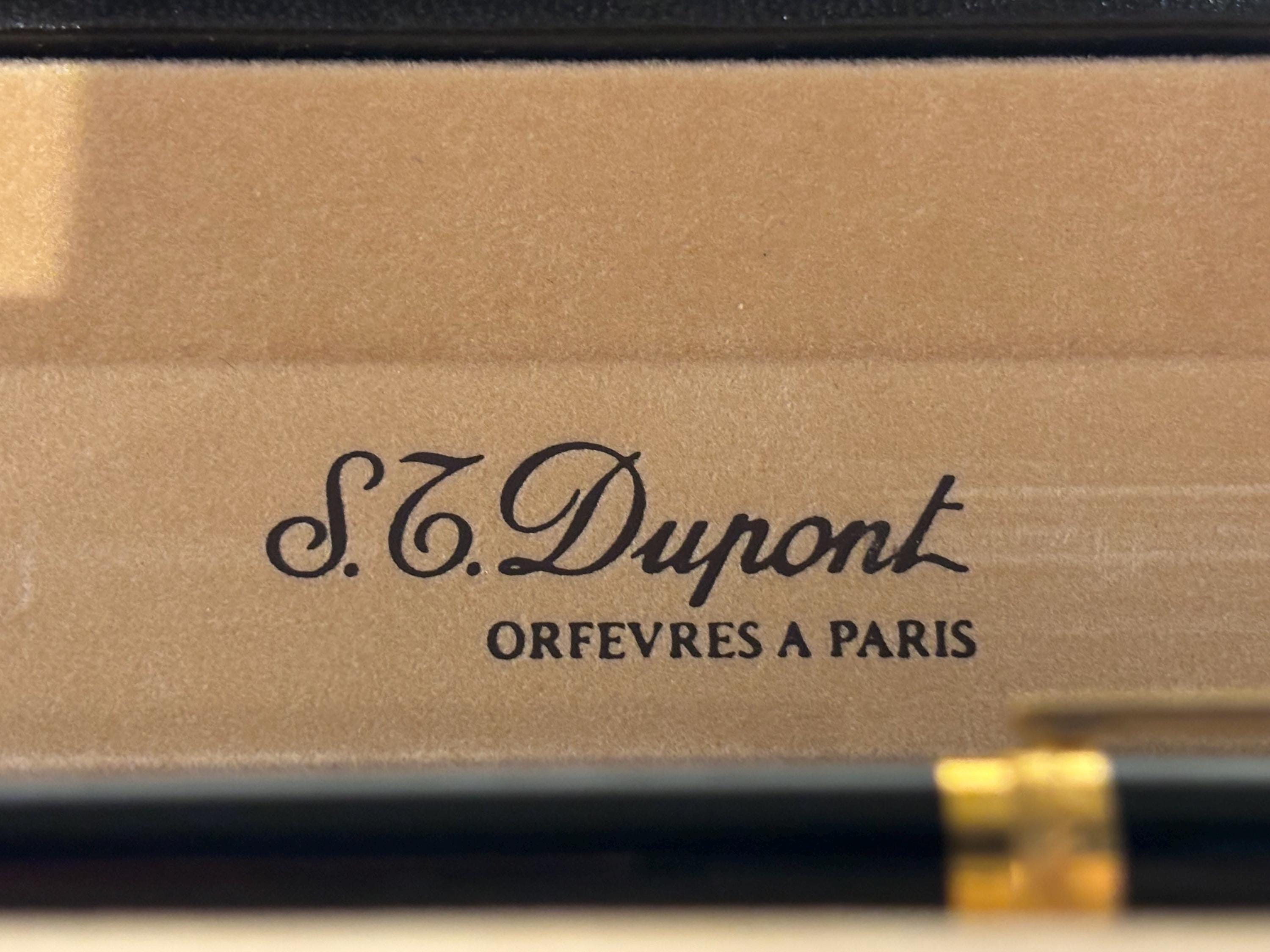 S.T. Dupont Classic Laque De Chine Fountain Pen With 18 KT Nib and