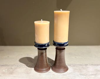 Par de candelabros vintage de gres esmaltado