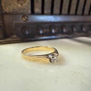 14K Gold Solitaire Diamond Ring Size 4