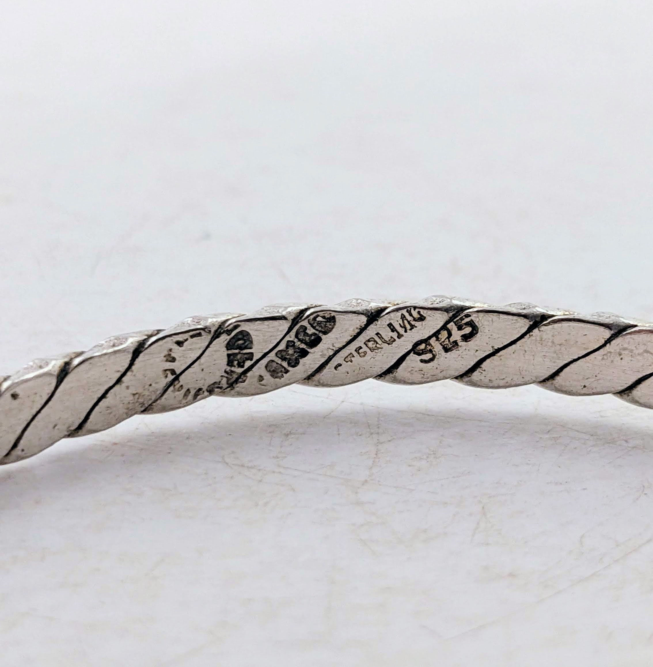 ヴィンテージ スターリング シルバー ツイスト ブレスレット バングル