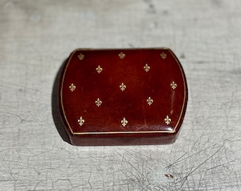 Vintage G. Serraglini Firenze Leather Powder Box with Fleur-de-Lis from Florence, Italy