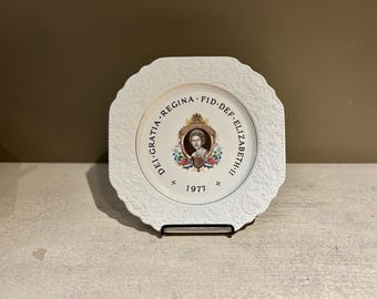 Plato conmemorativo del Jubileo de Plata de la Reina Isabel II de 1977