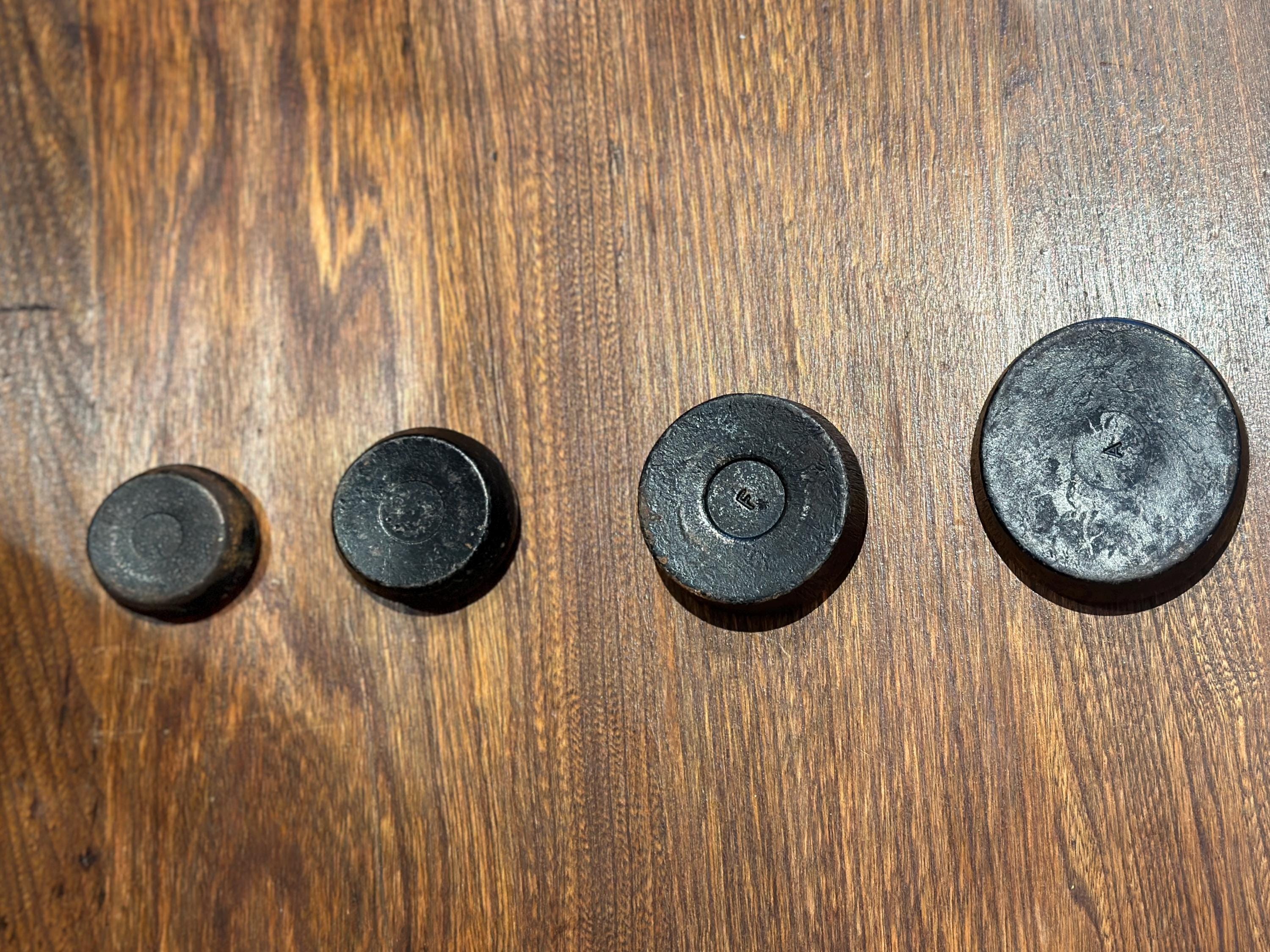 【楽天スーパーセール】 Vintage Cast Iron Salter Scale With Original Weights - Etsy 調理器具