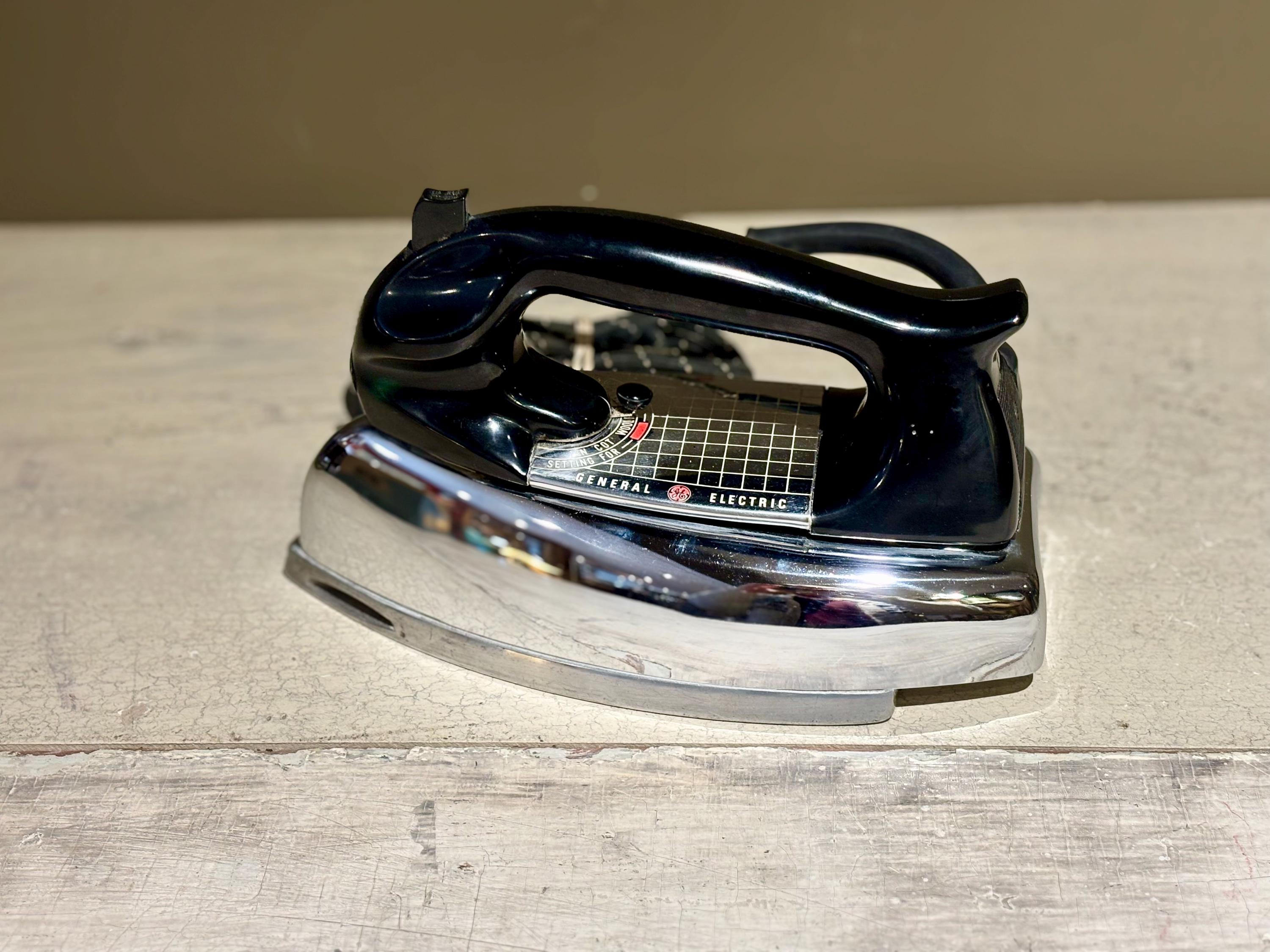 Vintage General Electric Model F90 Steam Iron With Original Box