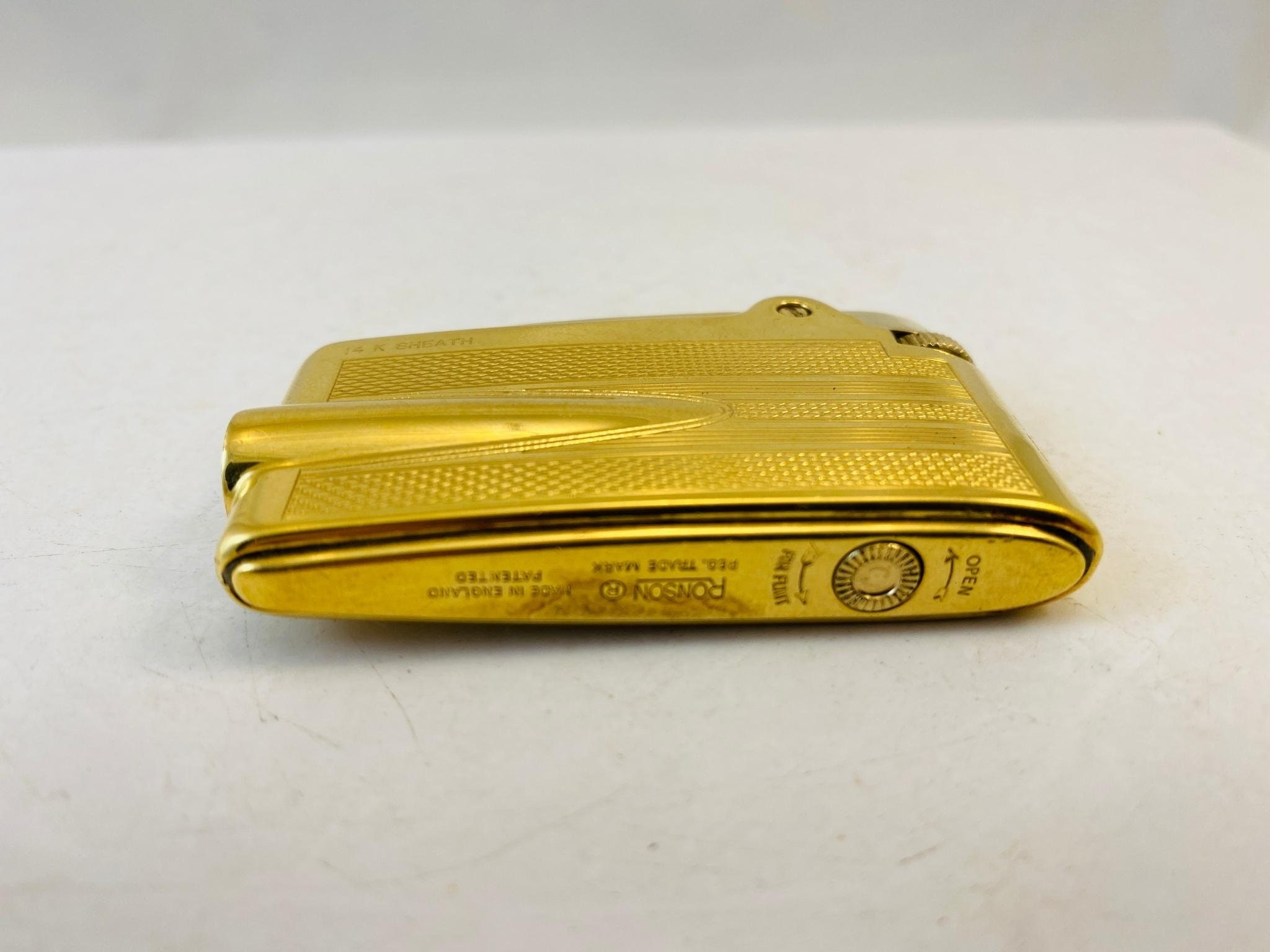 Gold Vintage English Ronson Vara Flame Lighter C.1950s