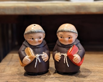 Vintage Goebel Monks con Libros Sal y Pimienta- Alemania Occidental, Coleccionable, Cocina, Comedor, Regalo, Decoración