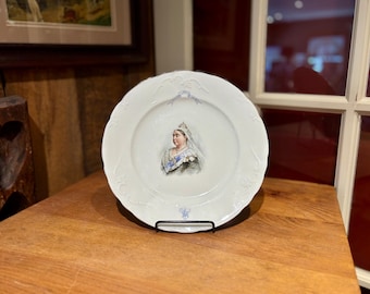 Antik diamantjubileumstallrik från drottning Victoria 1897, Doulton Burslem