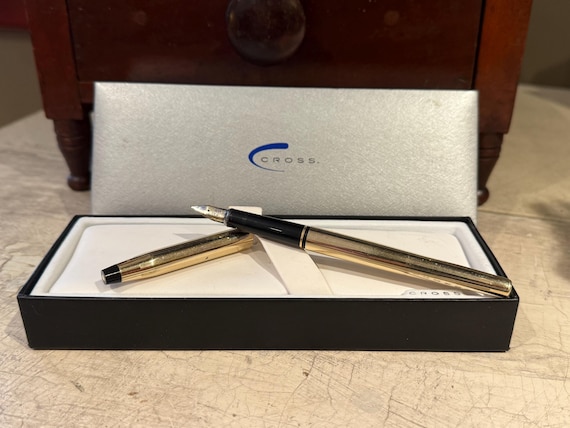 Vintage Cross Fountain Pen: 1/20 10k Gold Filled, 14k Gold Nib
