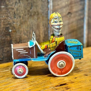 Vintage Marx Mortimer Snerd Tin Wind Up Crazy Car