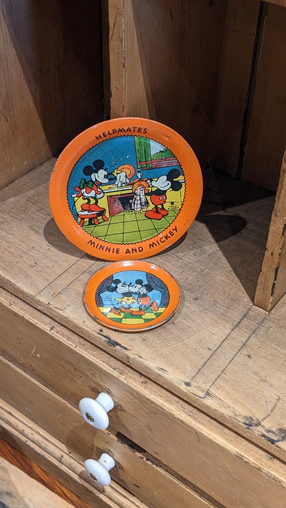 Vintage Minnie and Mickey Helpmates Tin Plates, Collectable