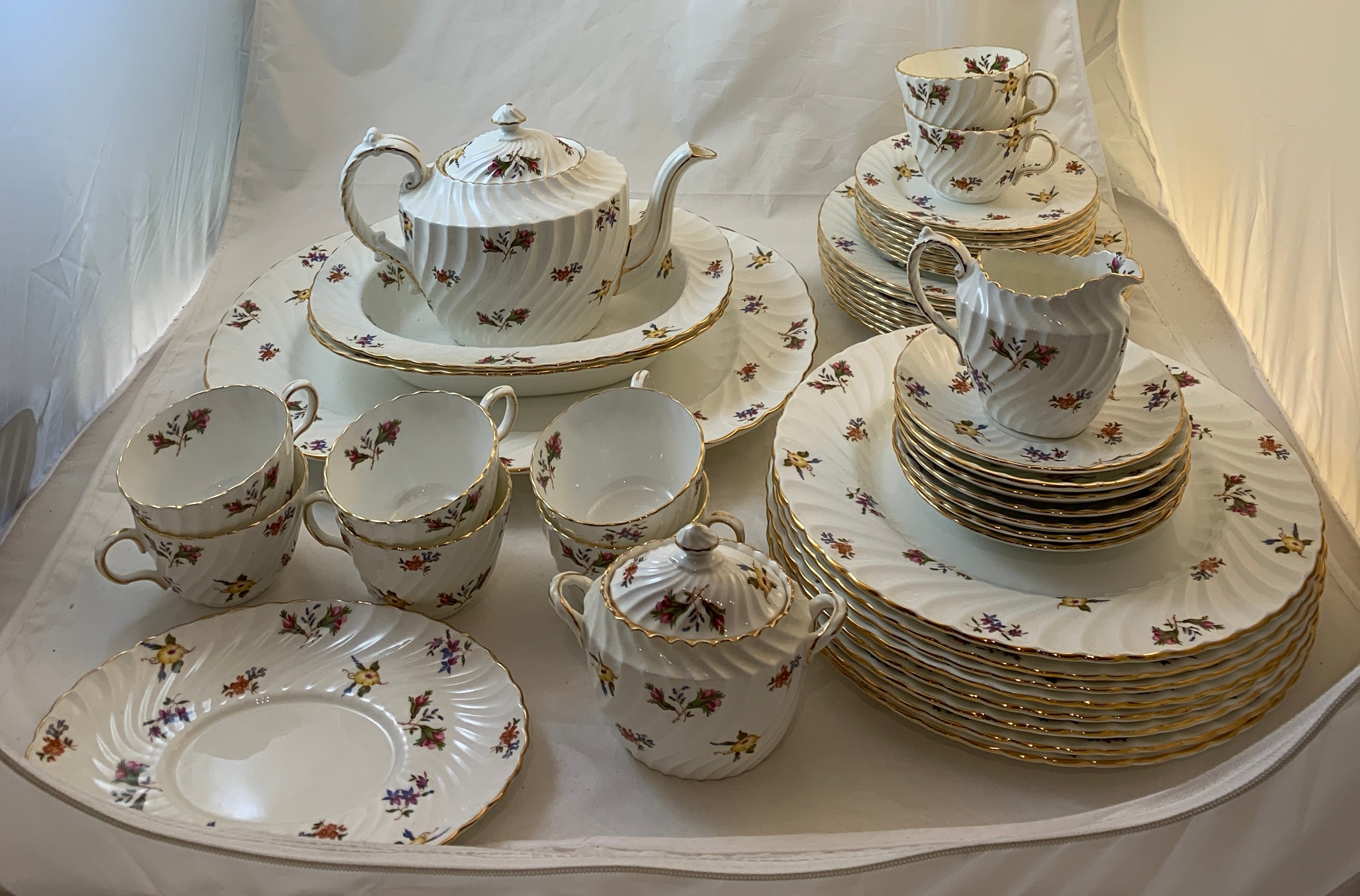 1939 Aynsley England Bone China - Gaiety Pattern Tea Set 1939 Aynsley England Bone China - Gaiety Pattern Tea Set
