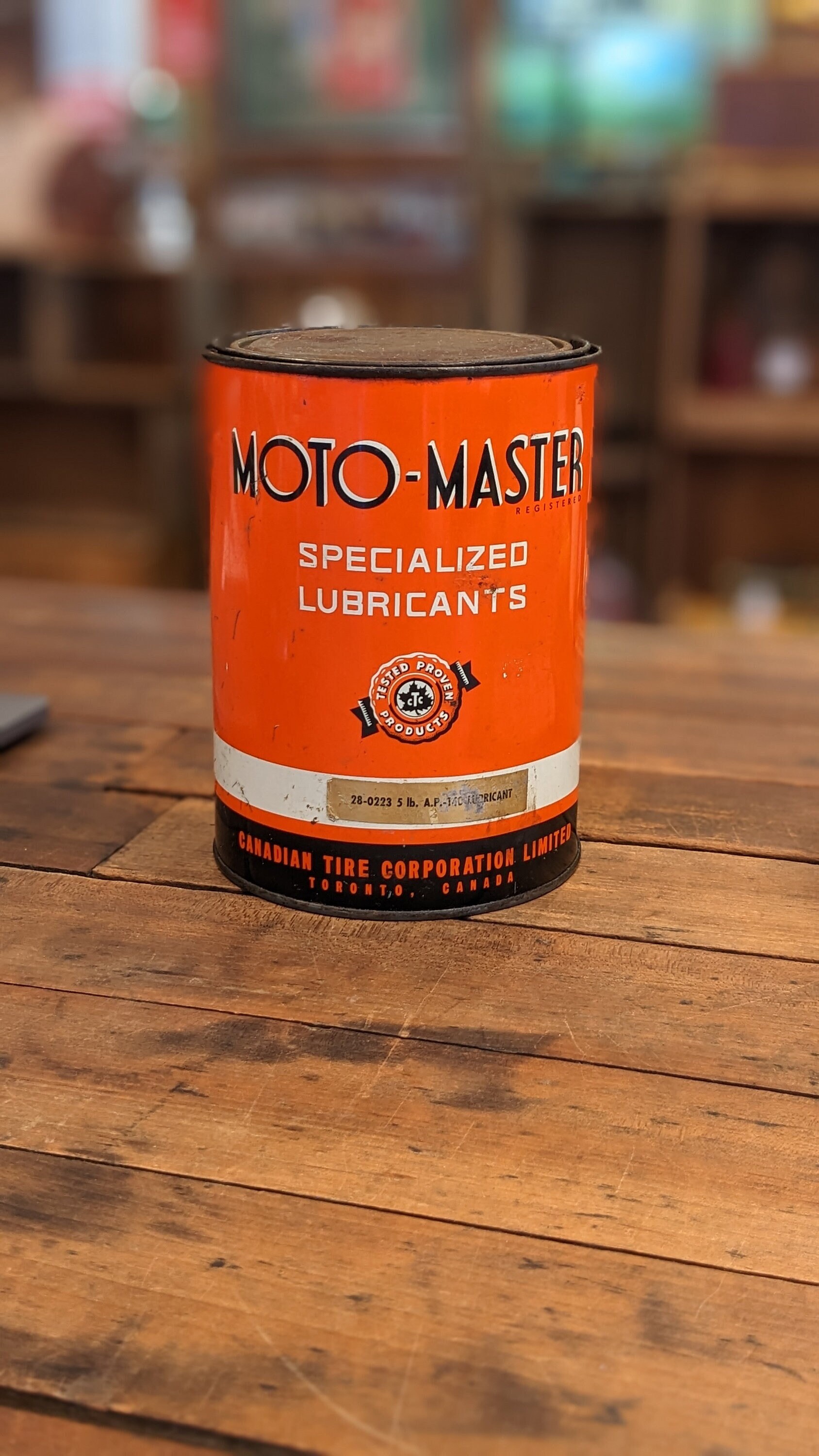 1940s Canadian Tire Corp 5 LB Lubricants Tin Can