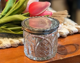 Antikes Geschliffenes Glas mit Sterlingsilber Tulip Deckel