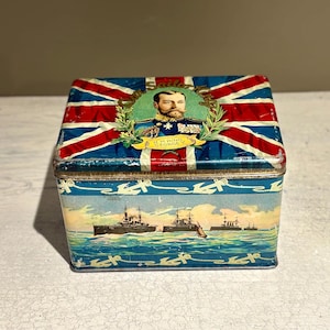 Rare Lithographed Tin Depicting &quot;Our Sailor King&quot; King George V, Queen Mary, and the Prince of Wales