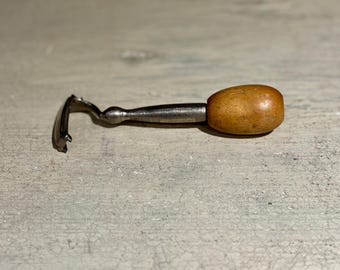 Firm Blade Razor 1940's