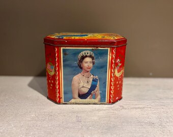 Vintage Gray Dunn Scotland Biscuit Colorful Tin Kitchen
