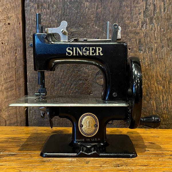 Vintage Singer Sew Handy Modell 20 Spielzeug Nähmaschine