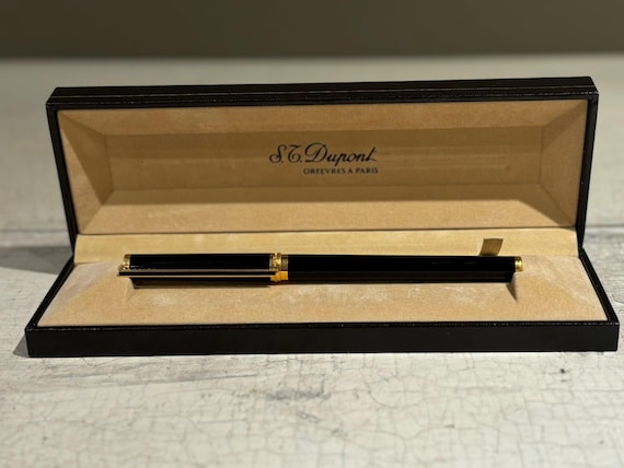 S.T. Dupont Classic Laque De Chine Fountain Pen With 18 KT Nib and